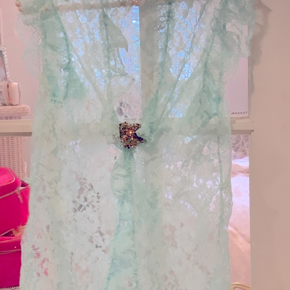 Elegant Lace Sleepwear in Mint Green